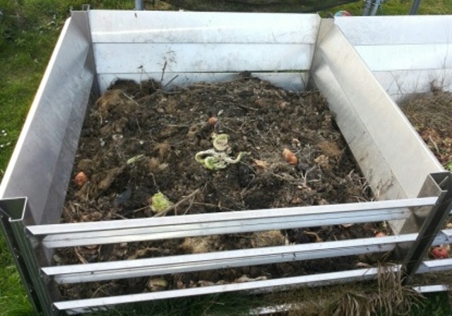 KOMPOSTER 120 x 120 x 80 aus witterungsbeständigem Aluminium, Metall