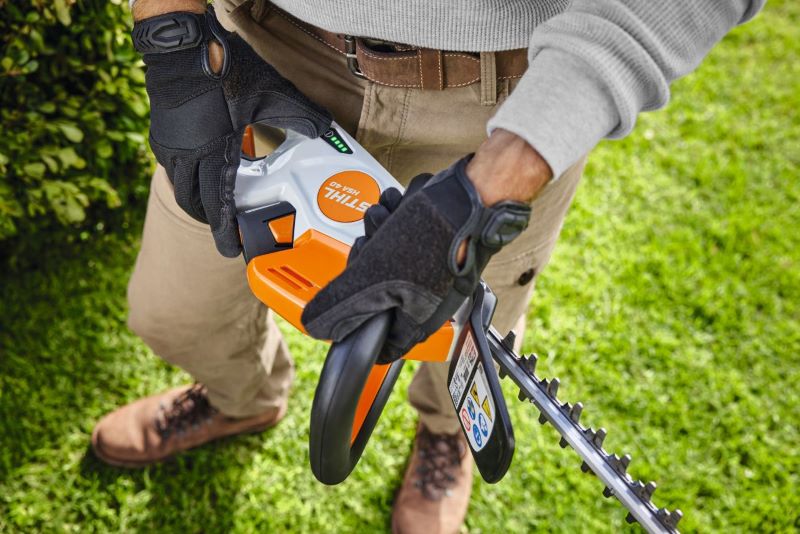 STIHL Akku Heckenschere HSA 40 mit 2x Akku AS 2 und Ladegerät ALS 31